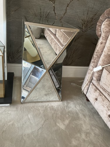 Side table mirrored with